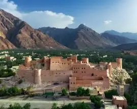 قلعة النخل.. الحارسة بين الجبل والوادي!