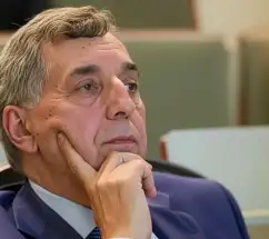 تأملات طبيب (٣) الشفاء ليس دائمًا علاجًا..!! د. تمام كيلاني