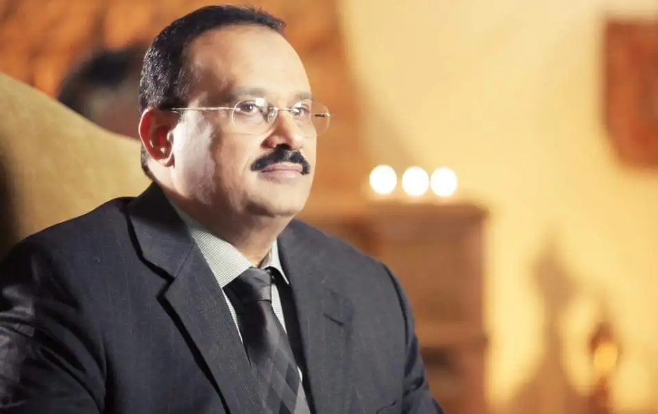 الشاعر الدكتور عبد الولي الشميري يكتب بالله قِفي