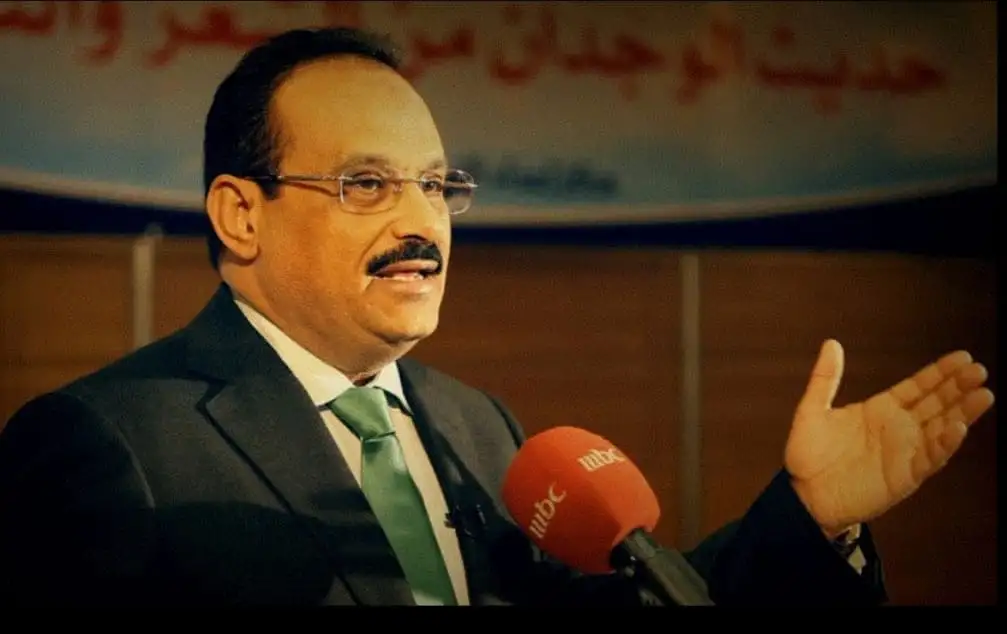 الشاعر الدكتور عبد الولي الشميري يكتب عاوز إيه