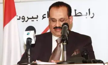 الشاعر الدكتور عبد الولي الشميري يكتب ثرثارة