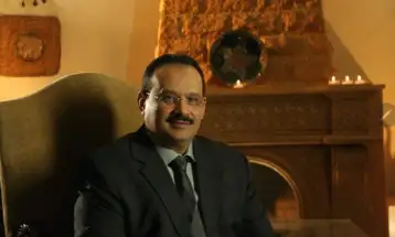 الدكتور عبد الولي الشميري يكتب قصيدة الشعر