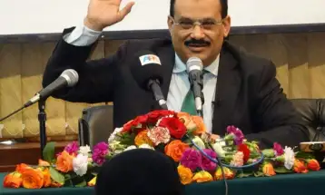 (سارق) للدكتور عبد الولي الشميري