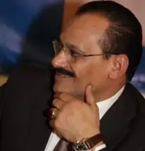 (الشعر ) قصيدة يكتبها الشاعر عبد الولي الشميري