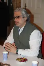 بين النقد البنّاء وشياطين الأذى!!