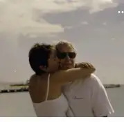 سيدة الصالون… أم كاهنة الفساد في عصر الانحطاط؟