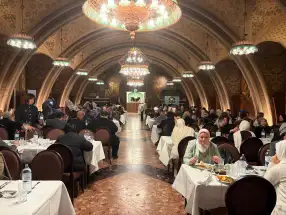 الإفطار الرمضاني في فيينا… تقليد إنساني يعزز التعايش في زمن التحديات!!