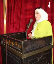 تفاحة!!  إيمان موصللي